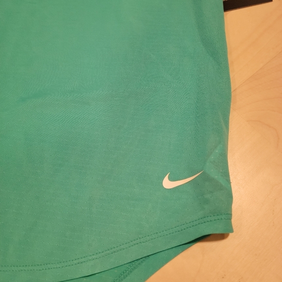 Nike T-strap Tank - Picture 4 of 7
